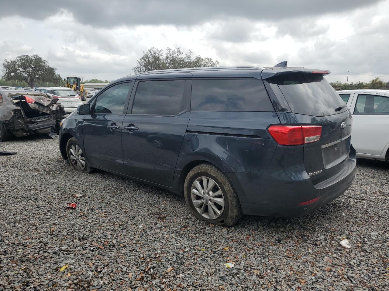 2017 Kia Sedona - Image 2