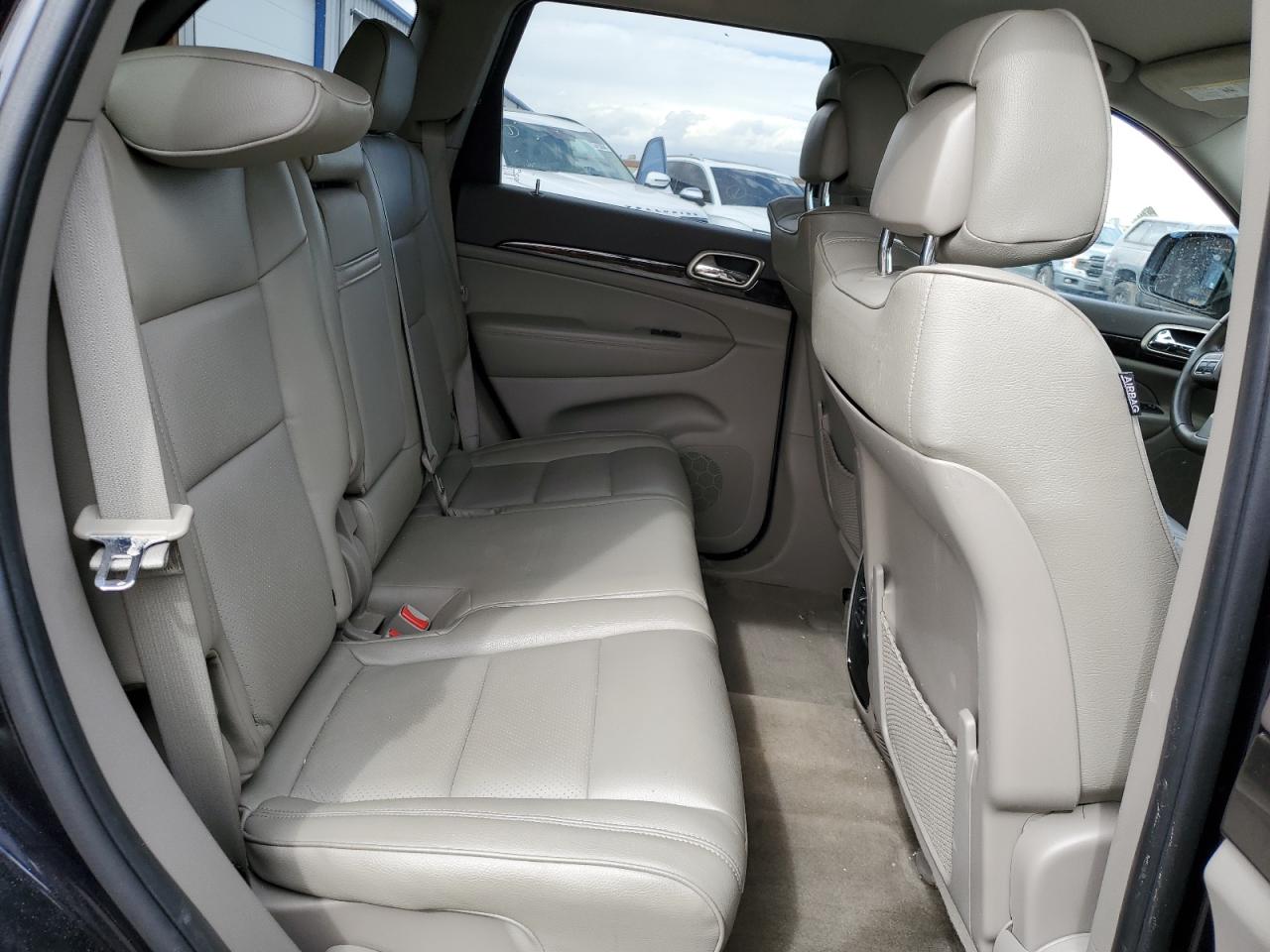 2011 Jeep Grand Cherokee - Image 12