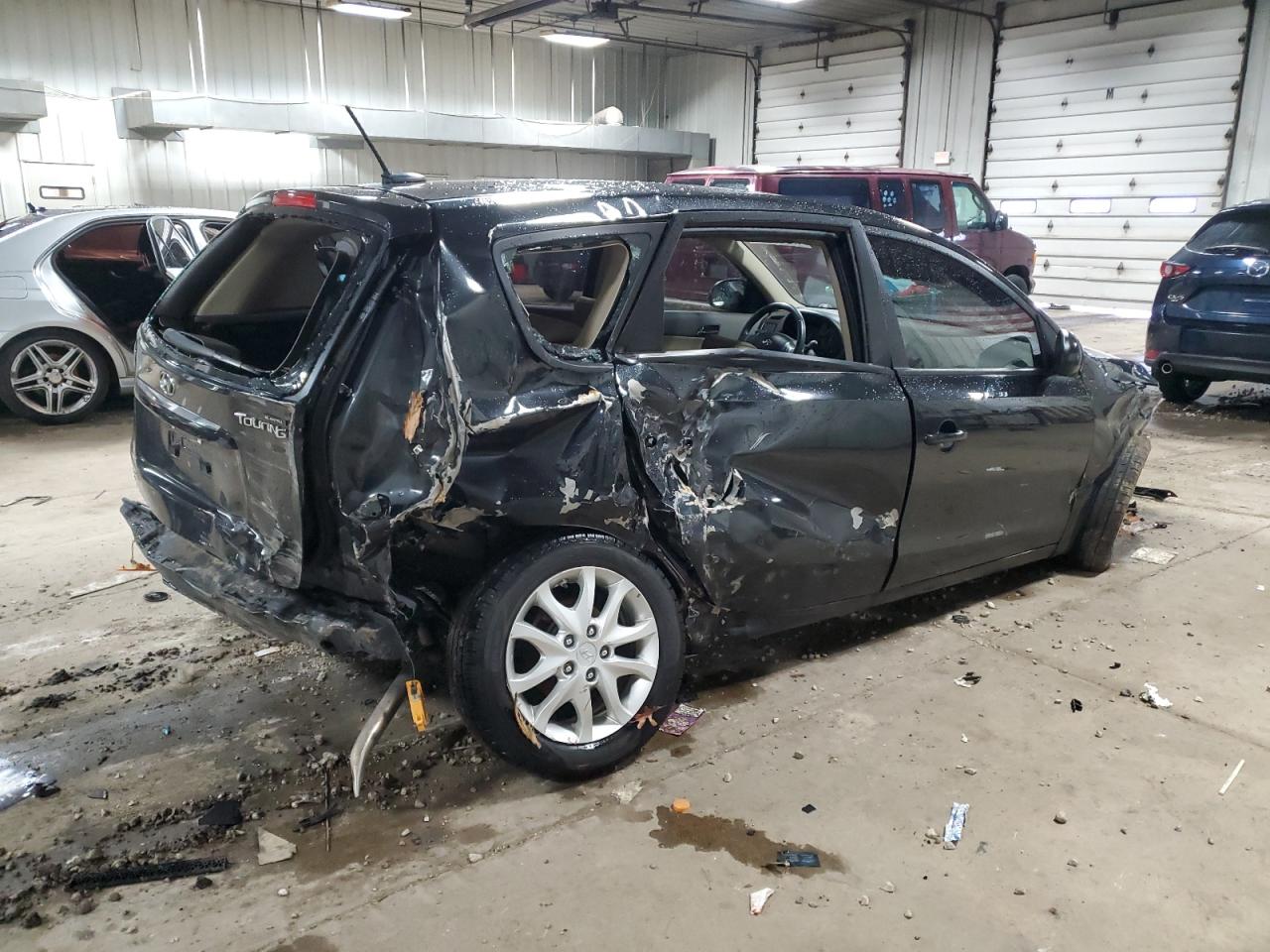 2009 Hyundai Elantra - Image 3