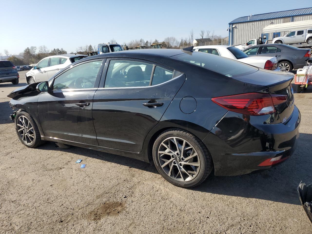 2019 Hyundai Elantra - Image 2