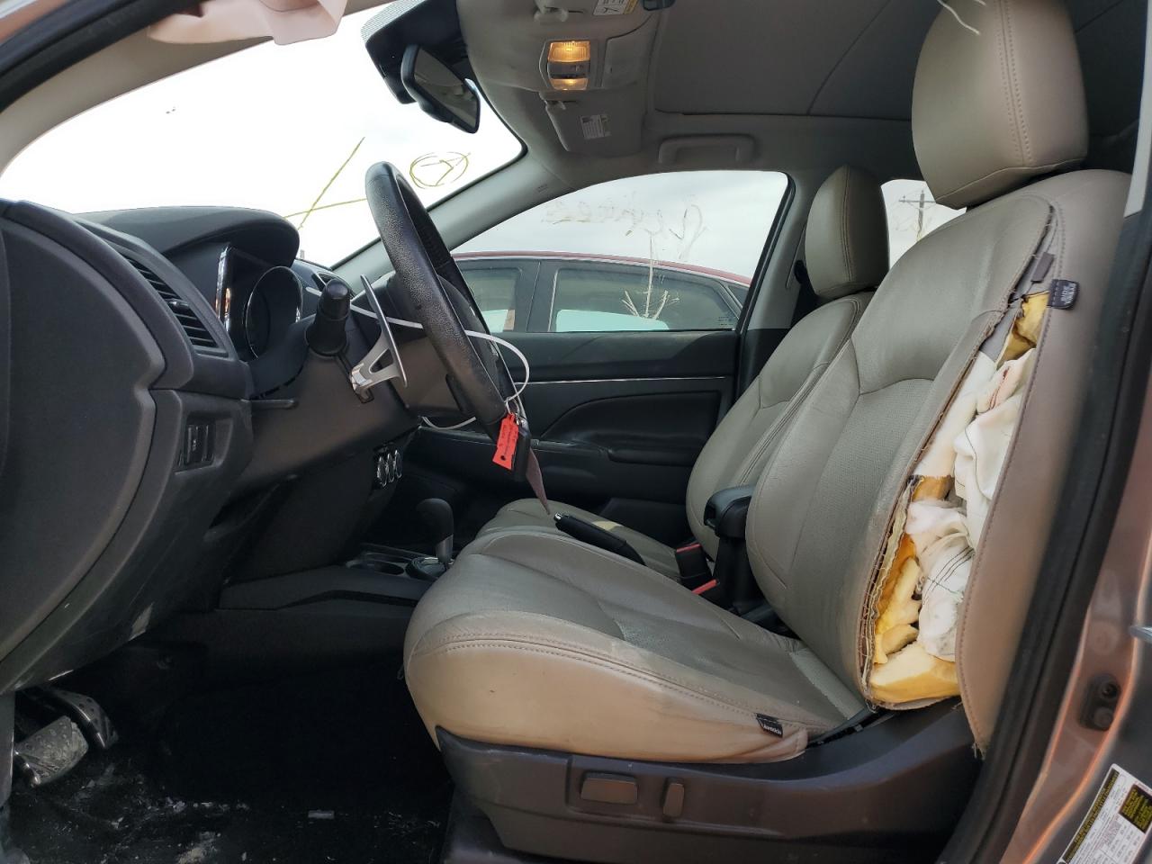 2015 Mitsubishi Outlander - Image 7