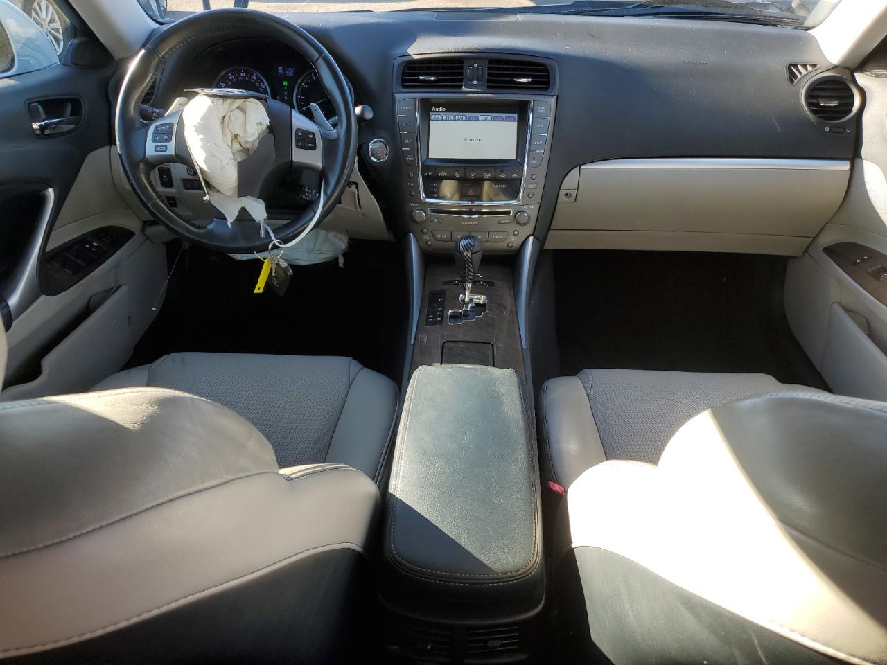 2012 Lexus IS - Image 8