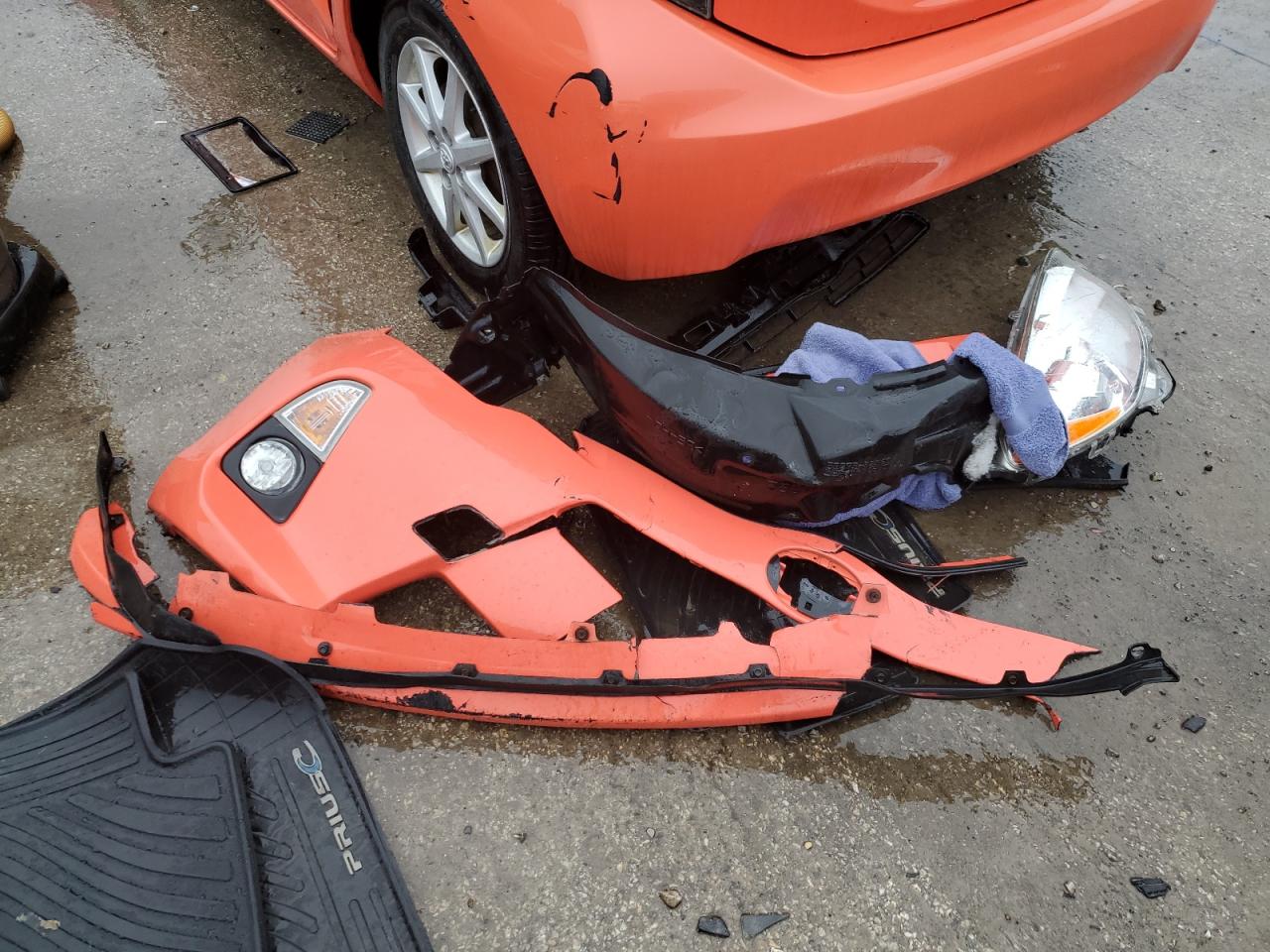 2014 Toyota Prius - Image 12