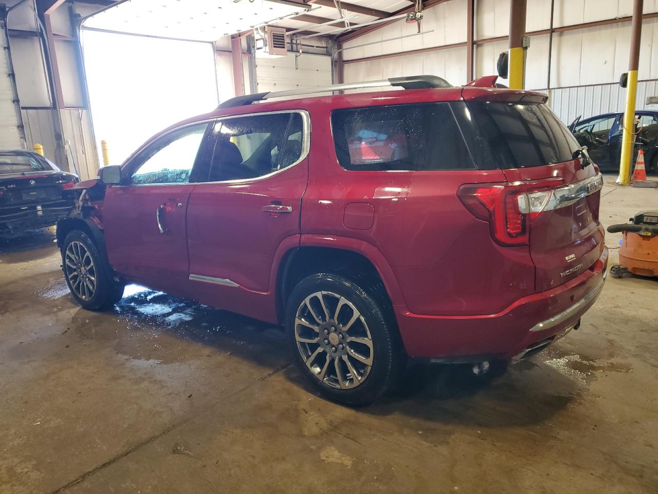 2020 GMC Acadia - Image 2