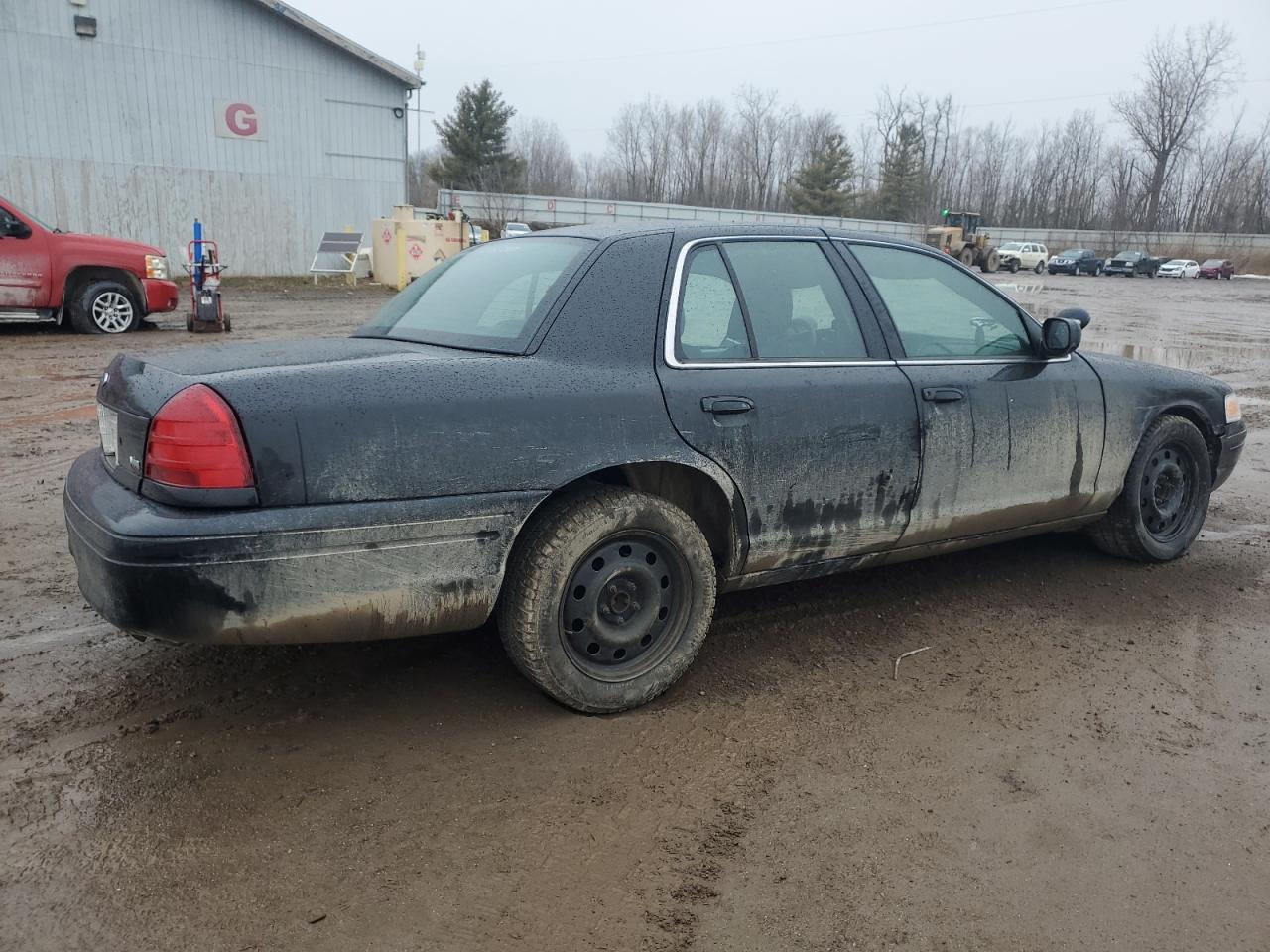 2009 Ford Crown Victoria - Image 3