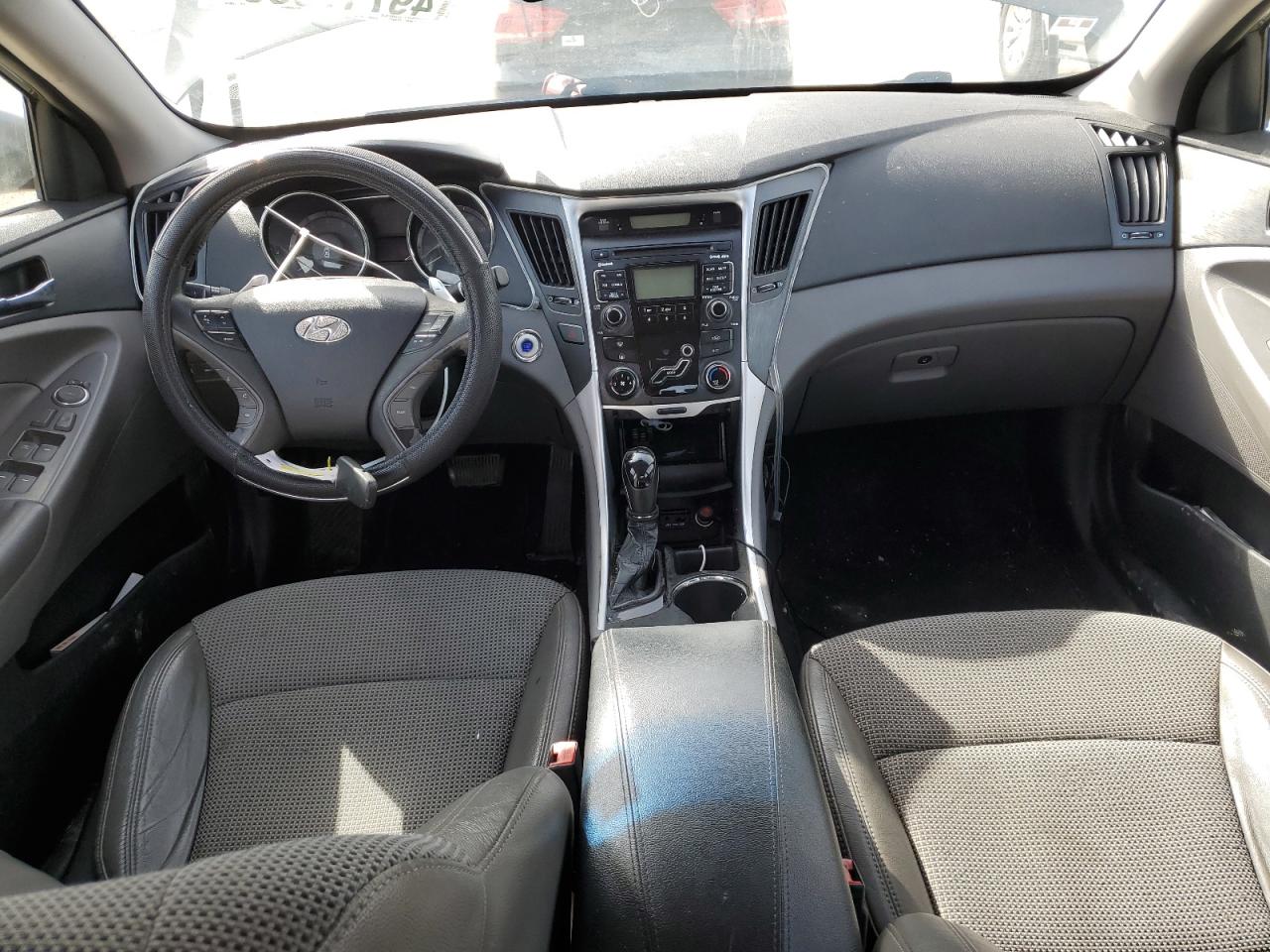 2011 Hyundai Sonata - Image 8