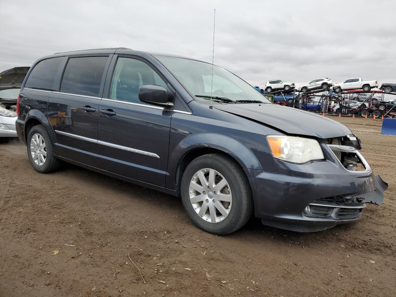 2014 Chrysler Town & Country - Image 4
