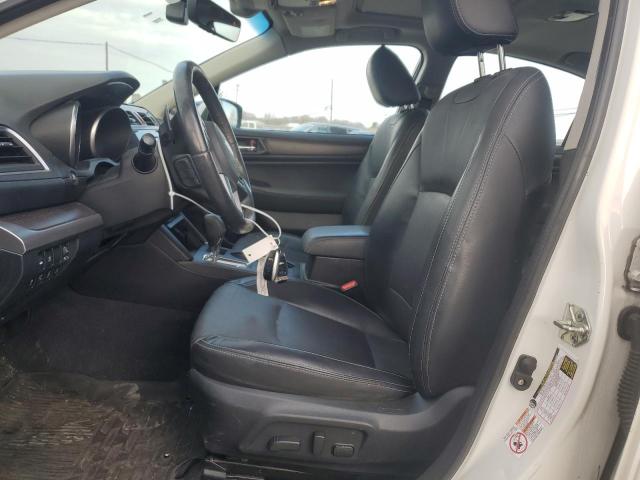  SUBARU LEGACY 2017 Biały
