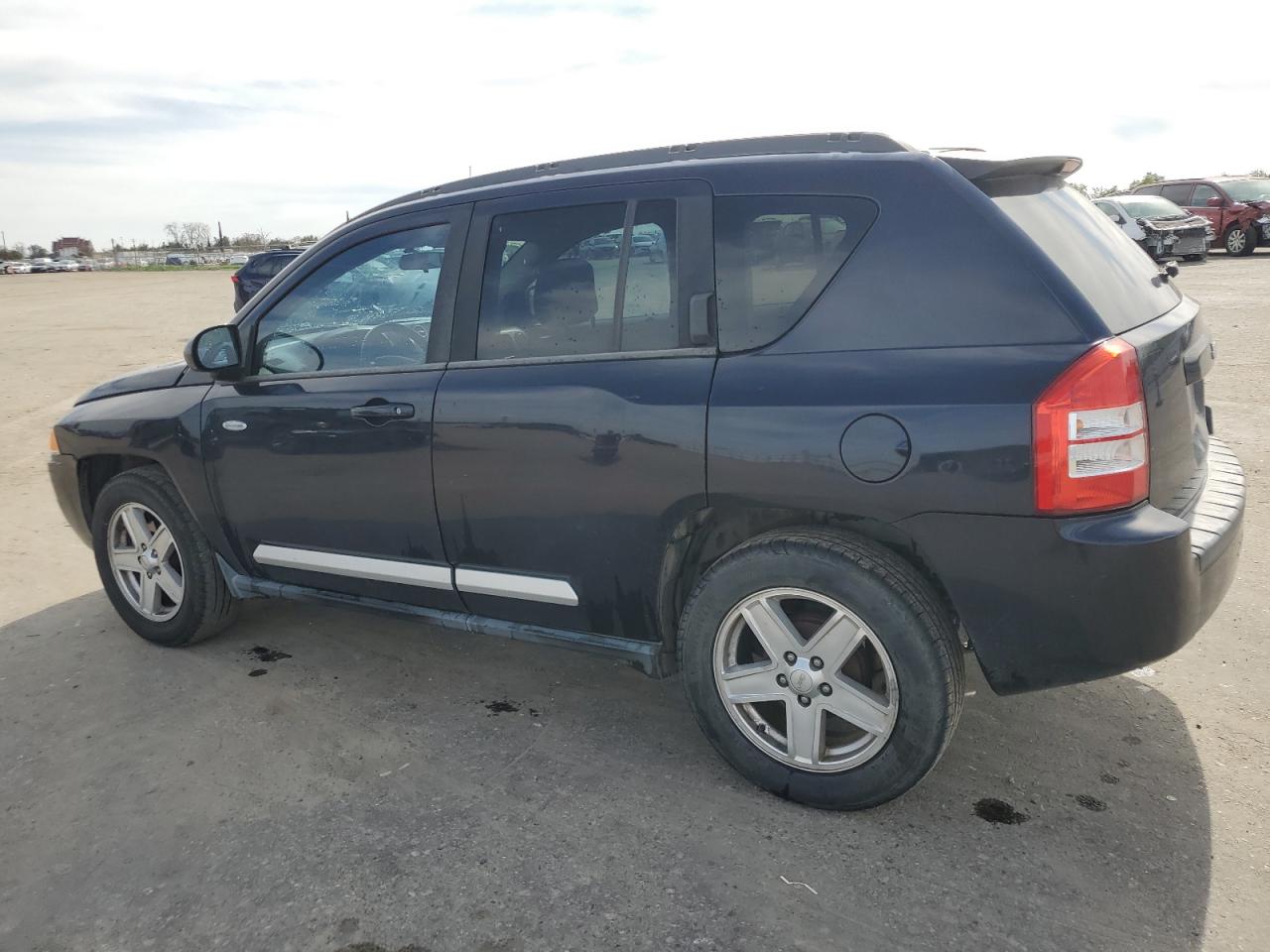 2010 Jeep Compass - Image 2
