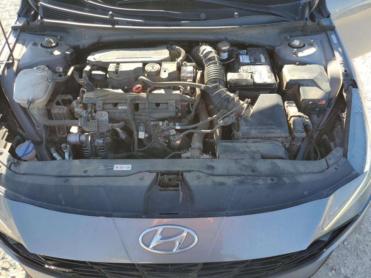 2023 Hyundai Elantra - Image 11