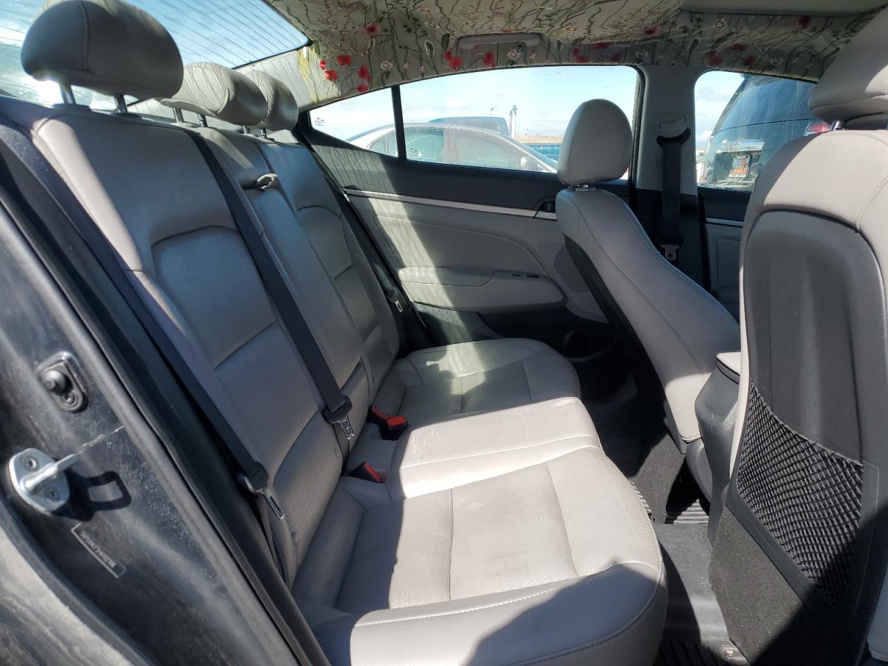 2017 Hyundai Elantra - Image 10