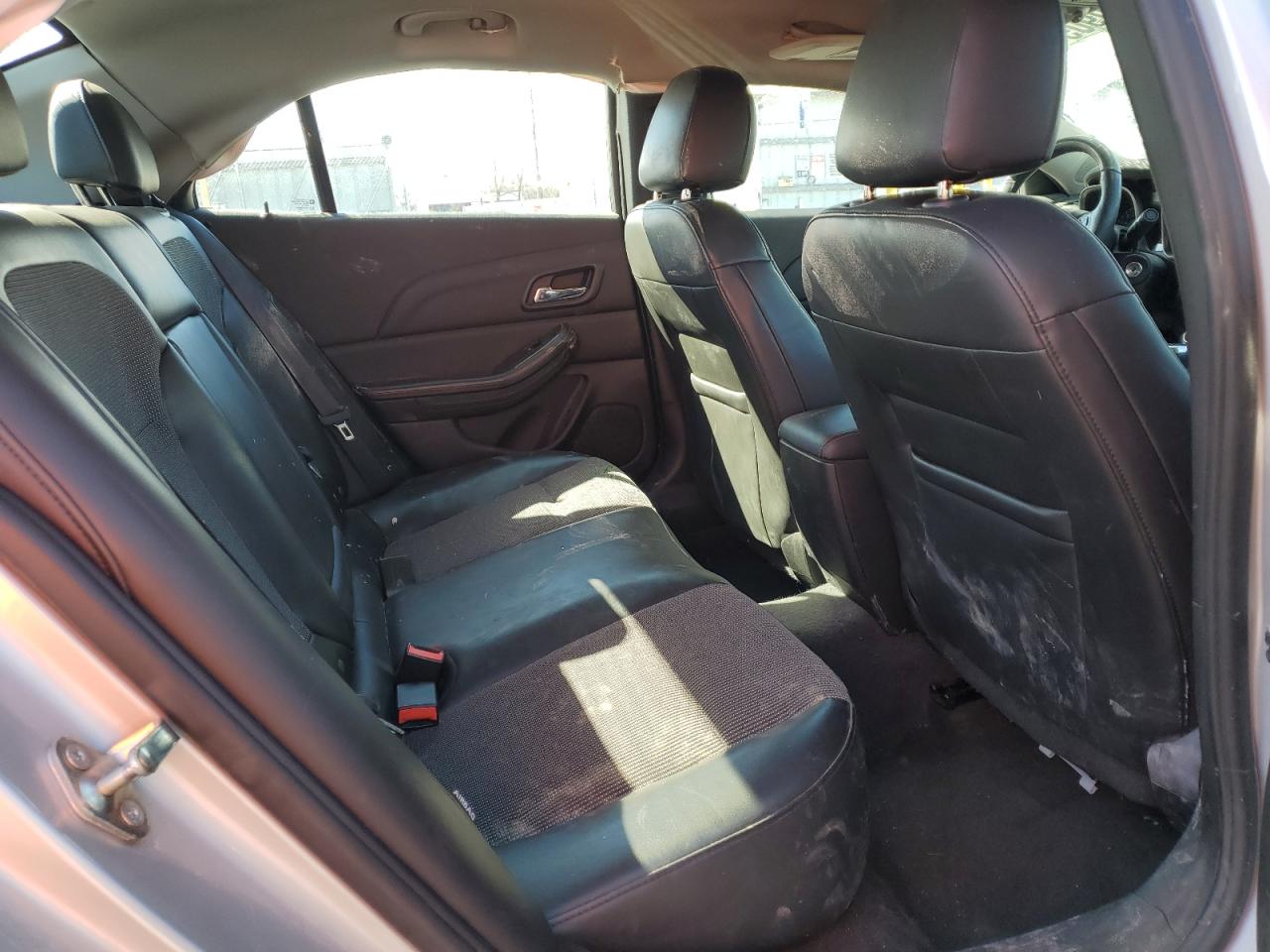 2015 Chevrolet Malibu - Image 10
