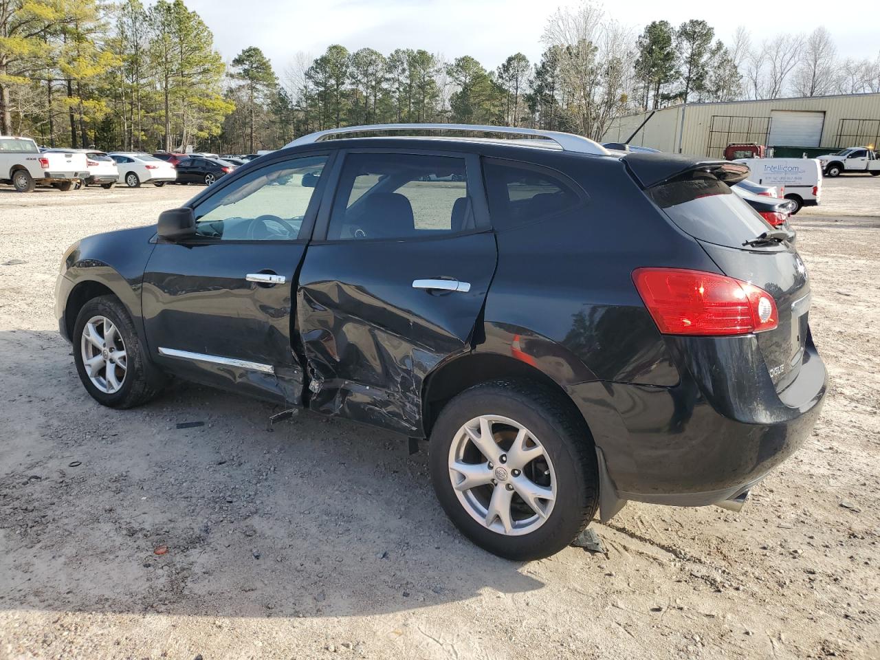 2011 Nissan Rogue - Image 2