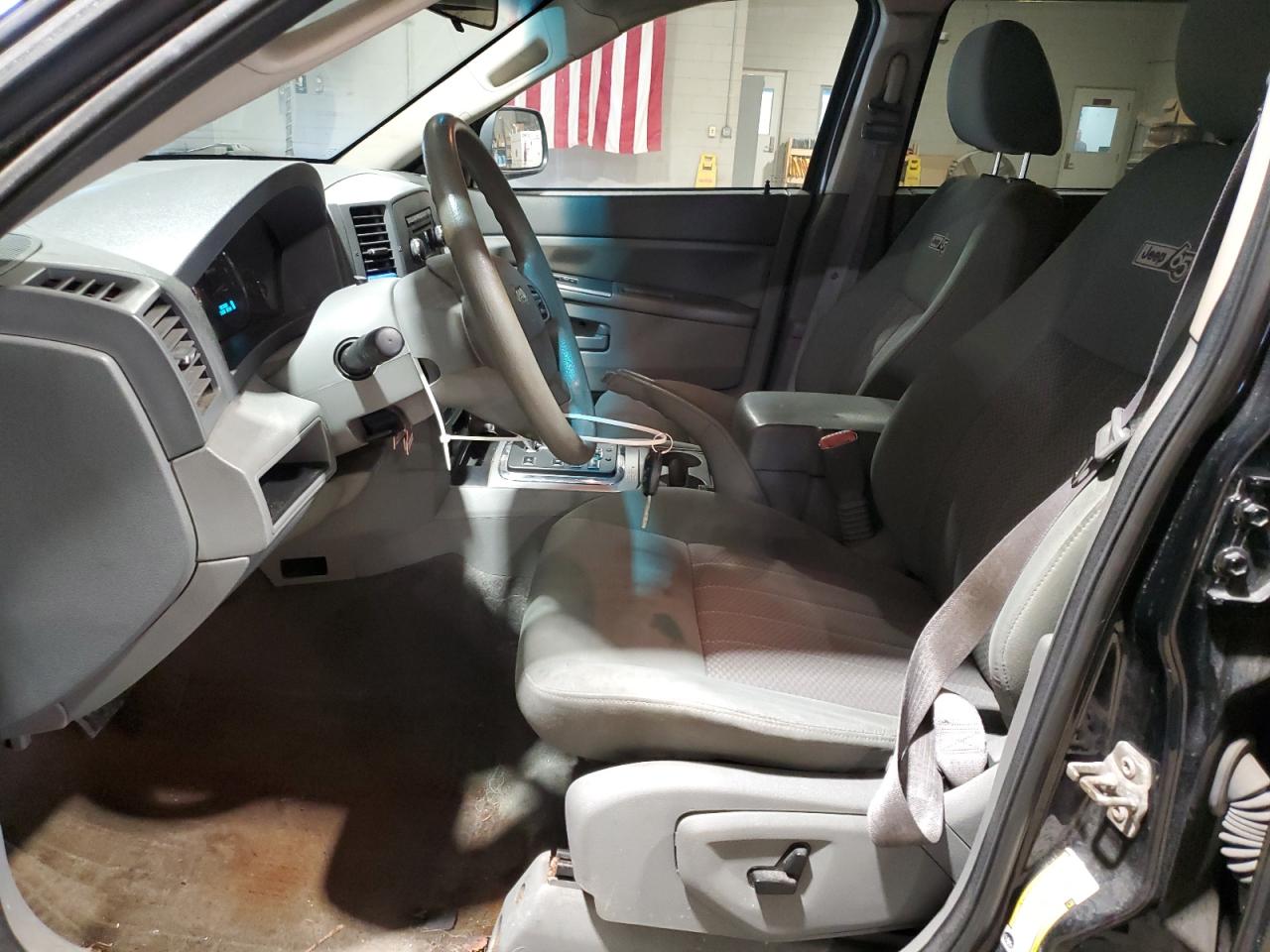 2006 Jeep Grand Cherokee - Image 7