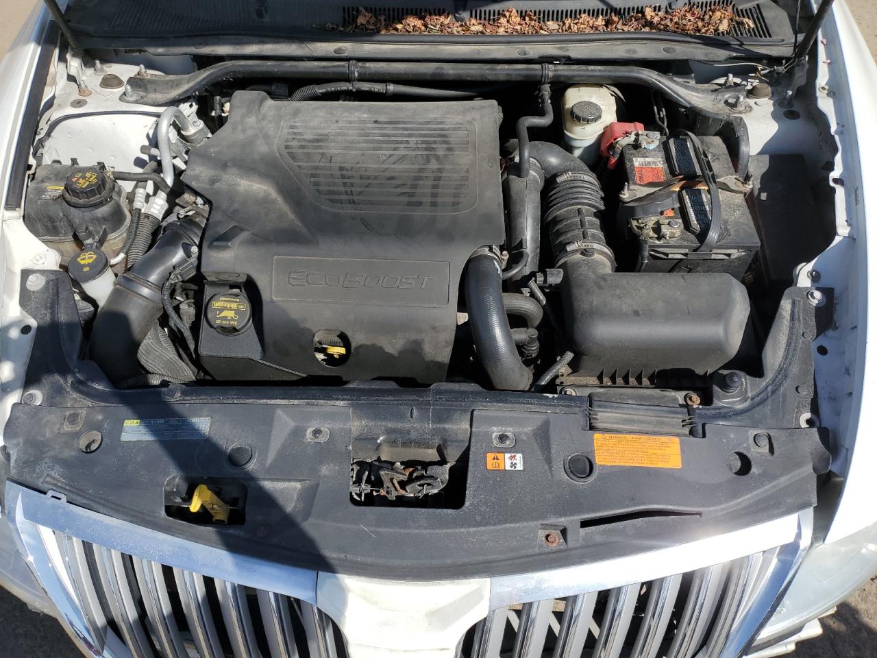 2012 Lincoln MKS - Image 13