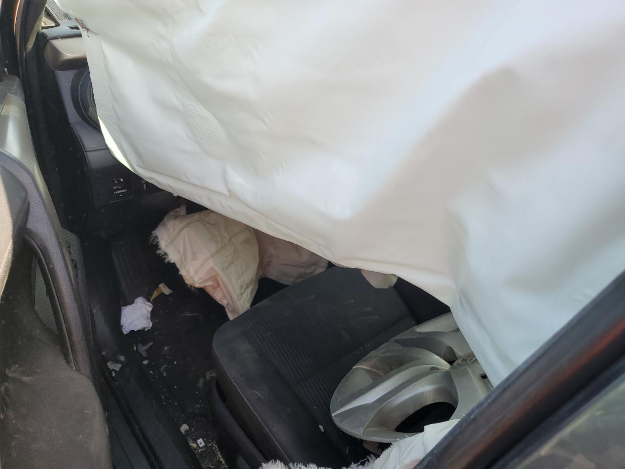 2015 Toyota RAV 4 - Image 8