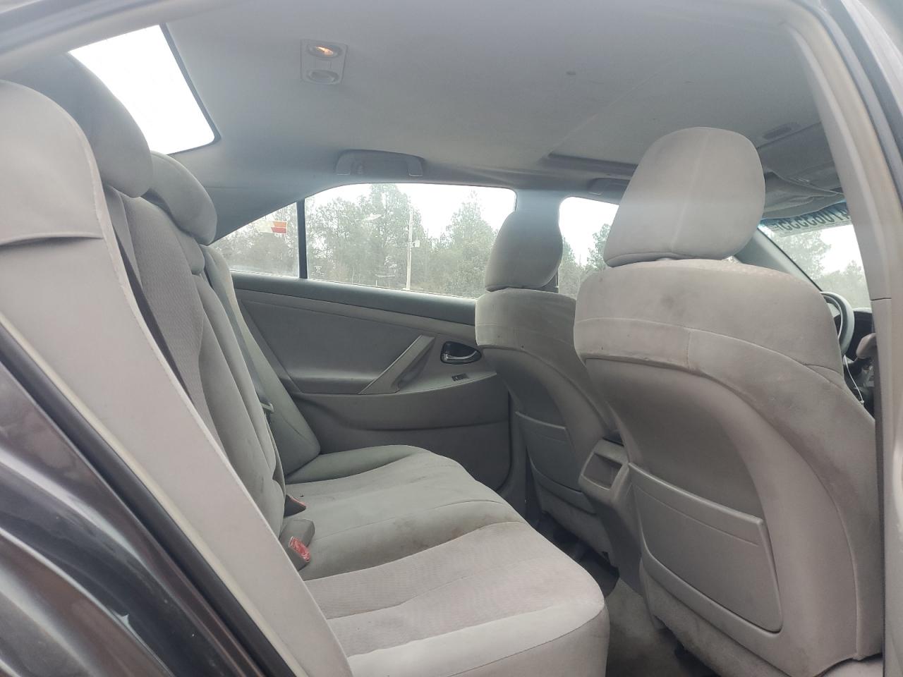 2010 Toyota Camry - Image 10