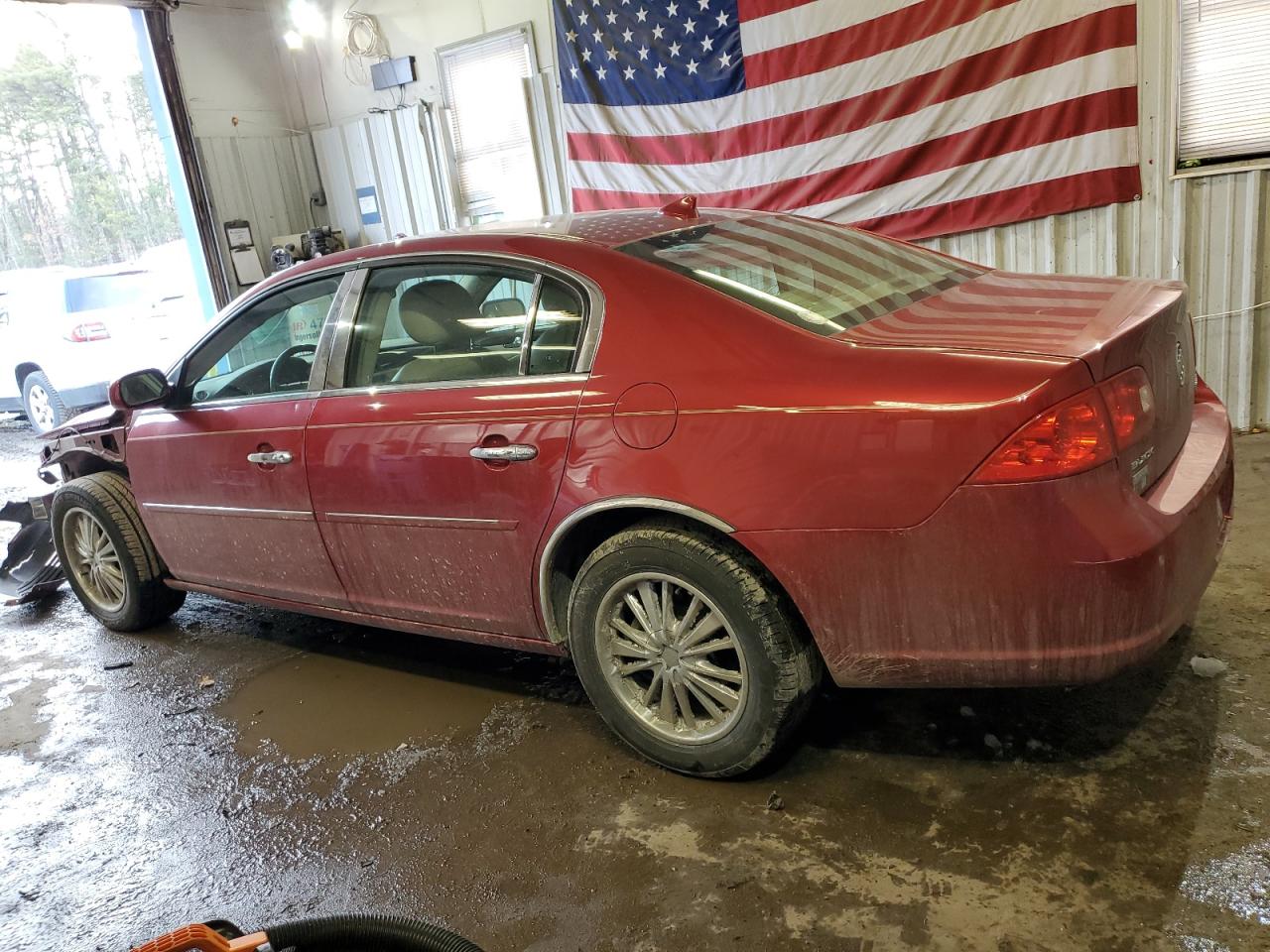 2009 Buick Lucerne - Image 2