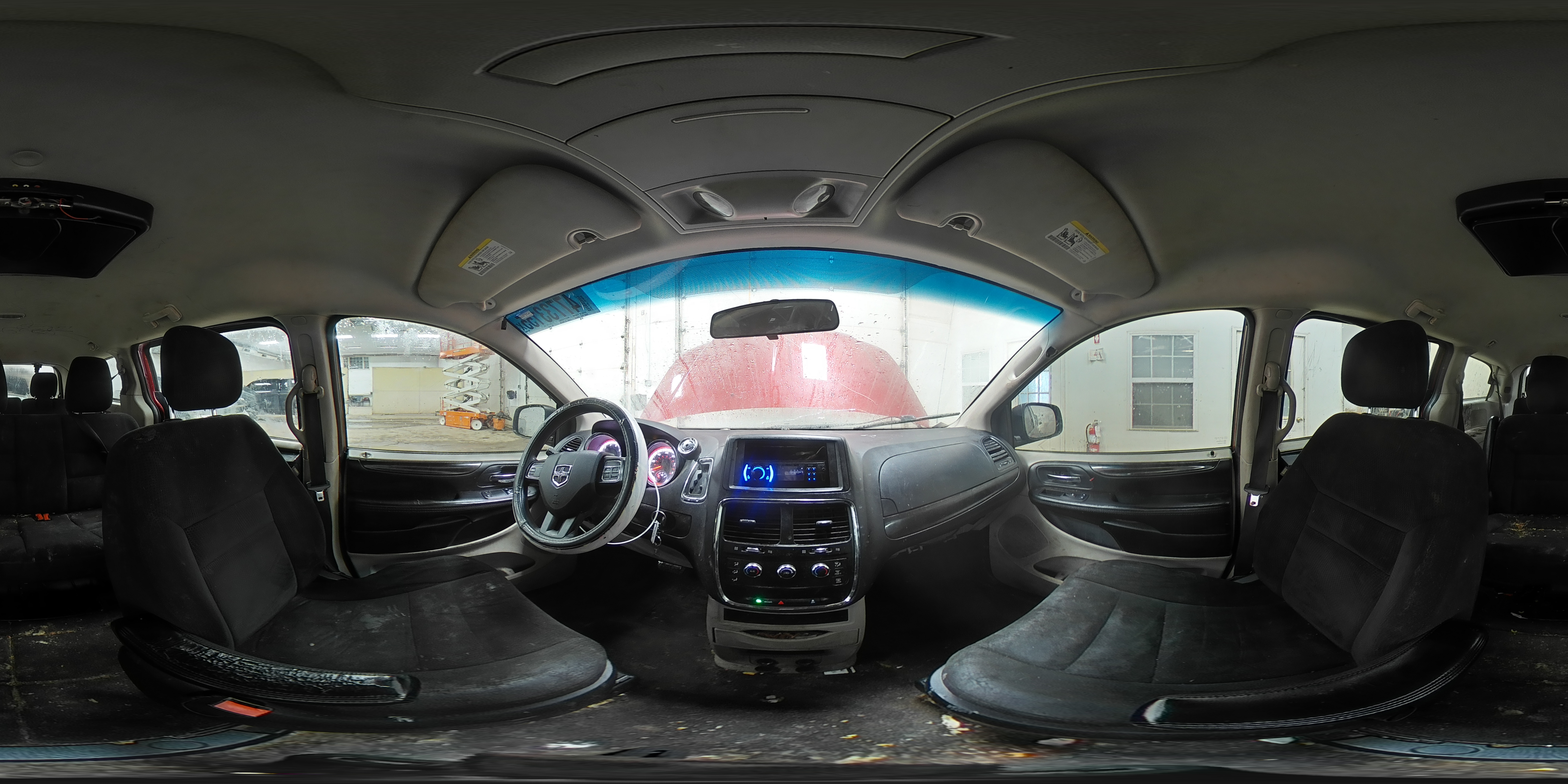 2015 Dodge Caravan - Image 16