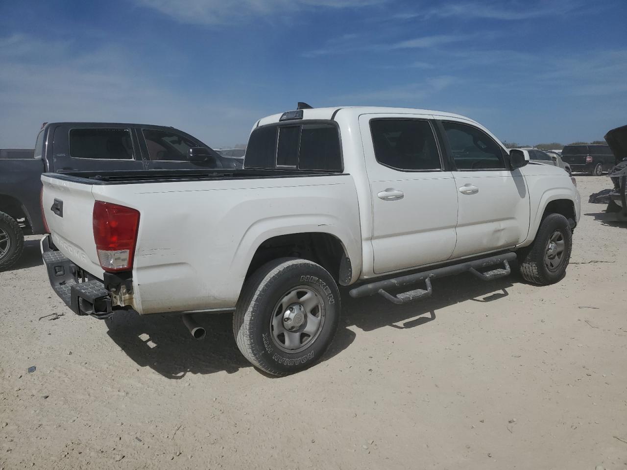 2018 Toyota Tacoma - Image 3