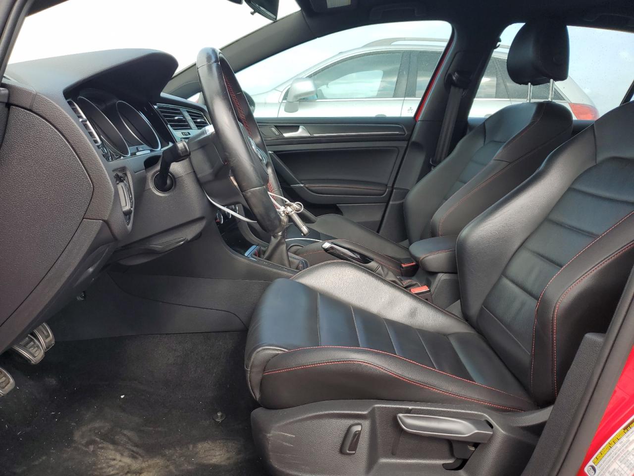 2018 Volkswagen GTI - Image 7