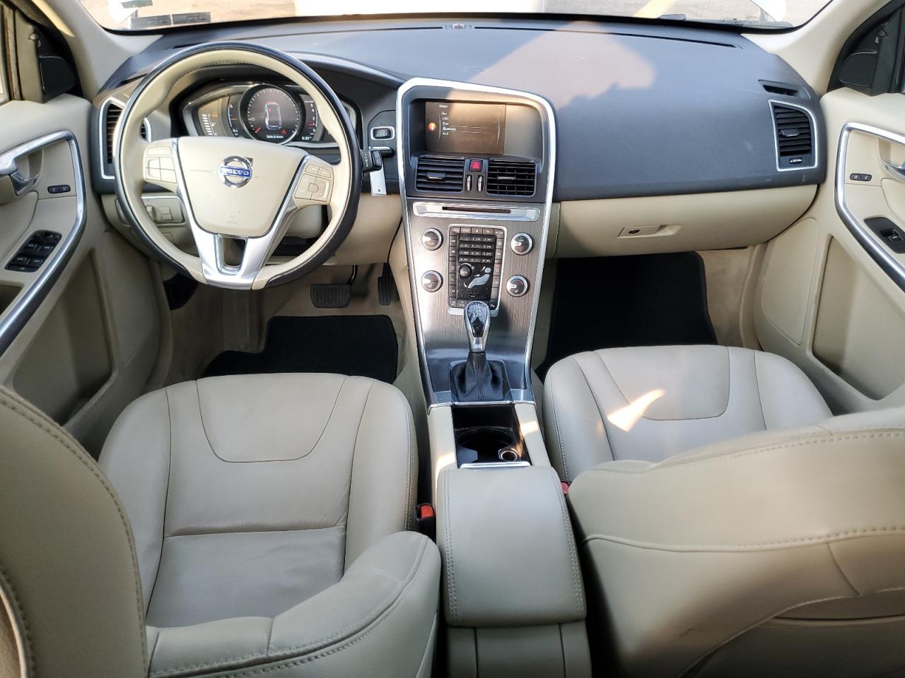 2016 Volvo XC60 - Image 8