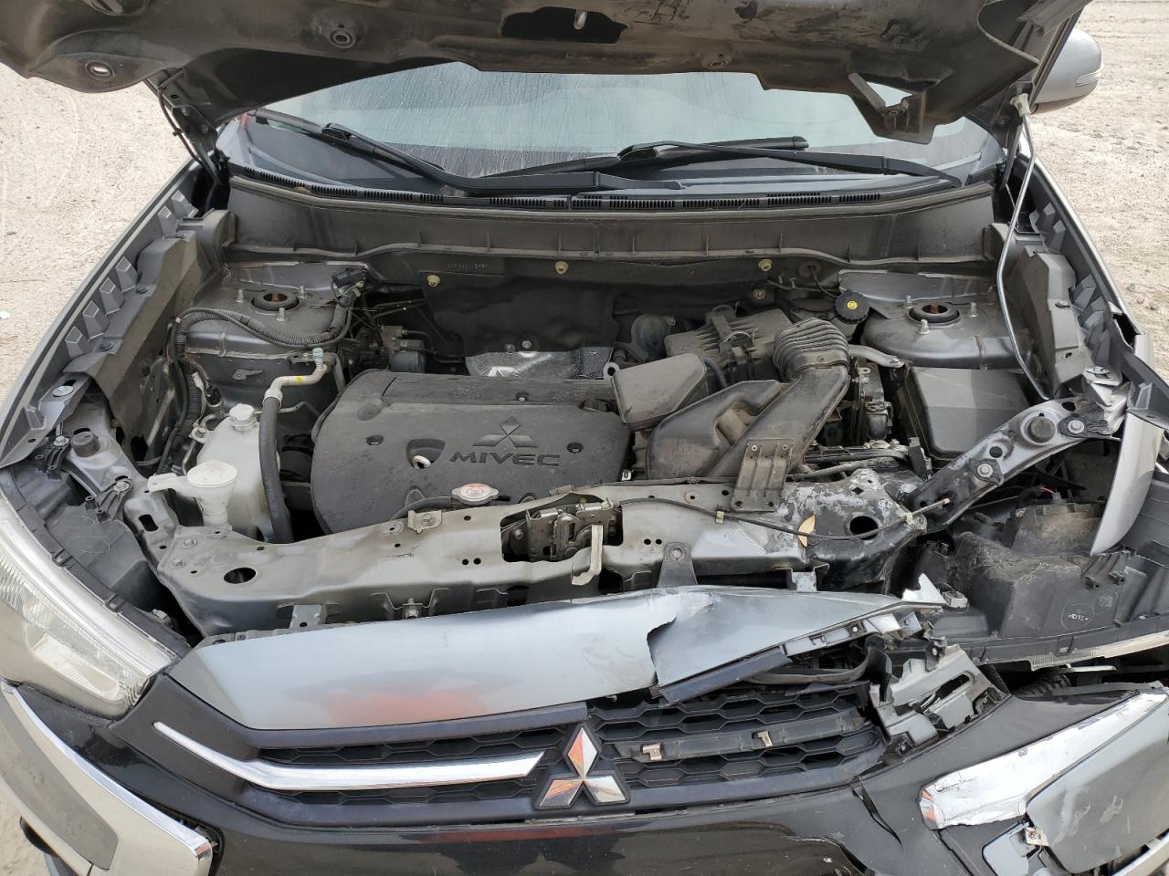 2018 Mitsubishi Outlander - Image 14