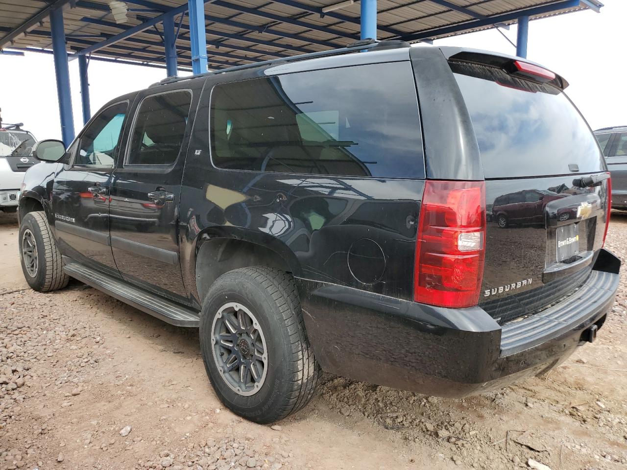 2007 Chevrolet Suburban - Image 2