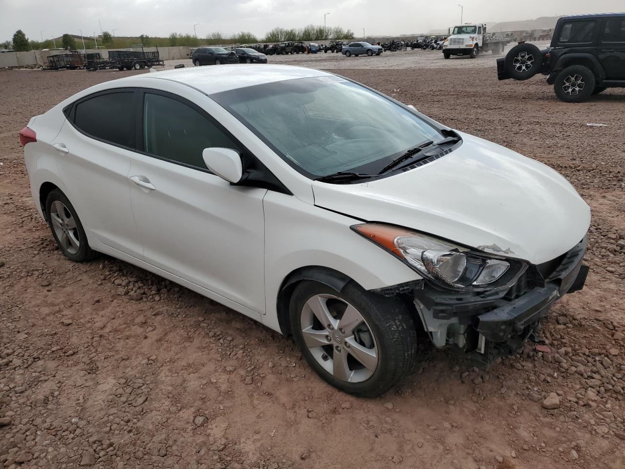 2013 Hyundai Elantra - Image 4