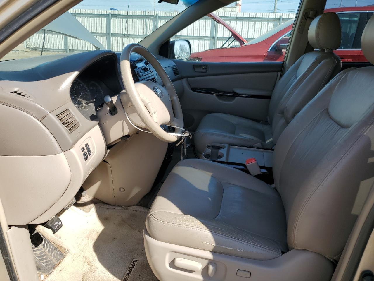 2005 Toyota Sienna - Image 7