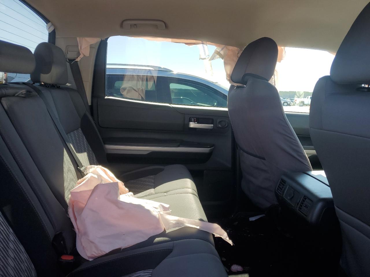 2018 Toyota Tundra - Image 10