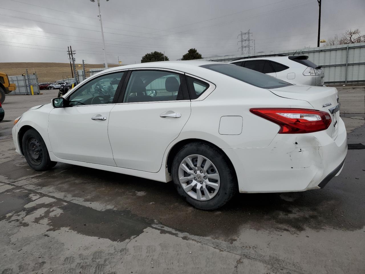 2017 Nissan Altima - Image 2