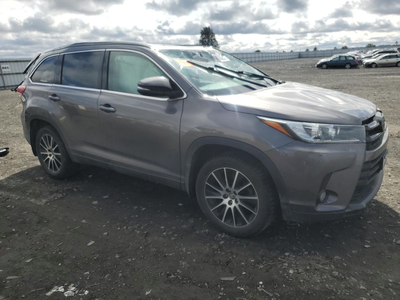 5TDJZRFH7HS466433 TOYOTA HIGHLANDER 2017