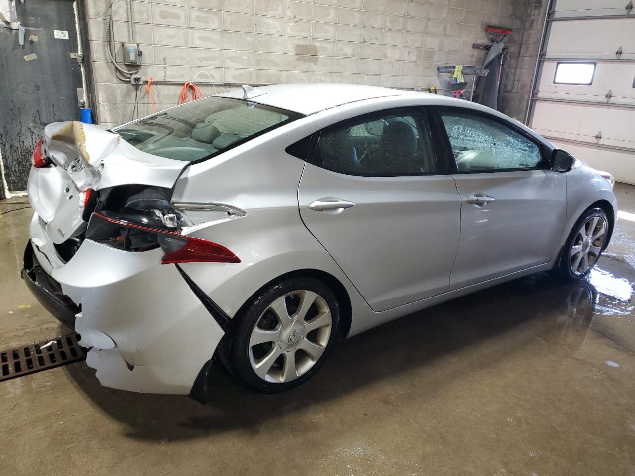 2013 Hyundai Elantra - Image 3