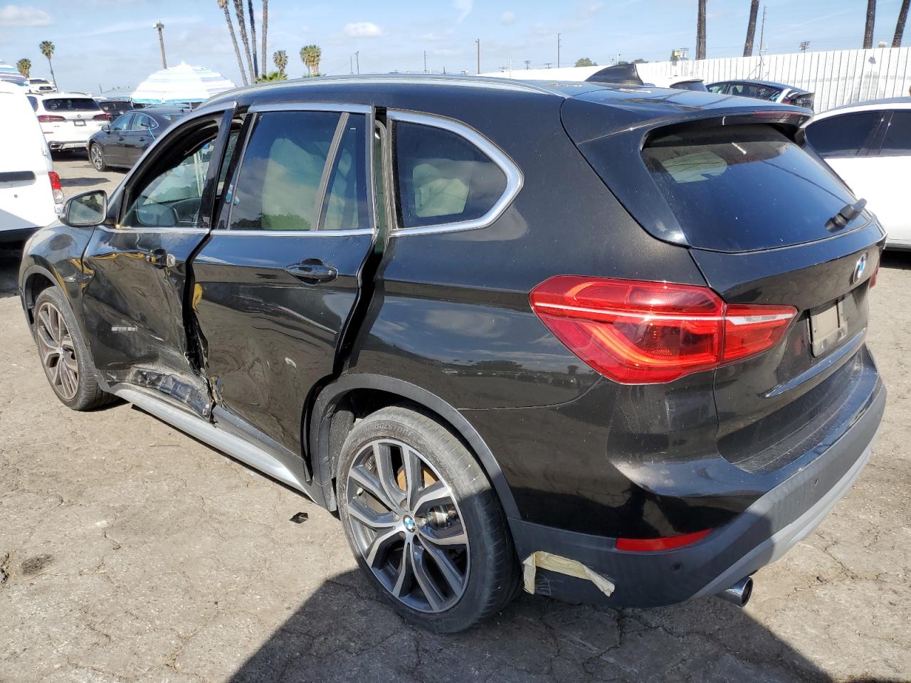WBXHU7C31H5H36925 BMW X1 2017