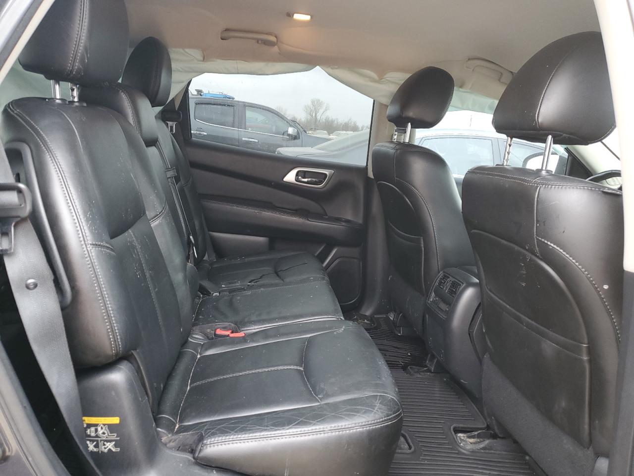 2014 Nissan Pathfinder - Image 12