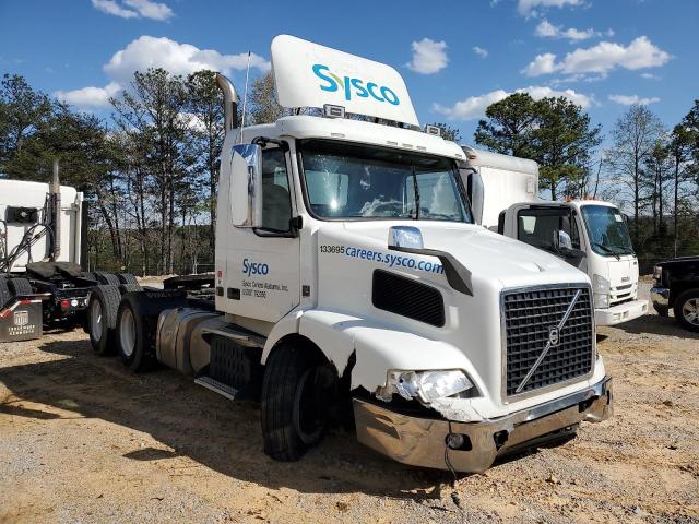 2015 Volvo Vnm Semi Truck