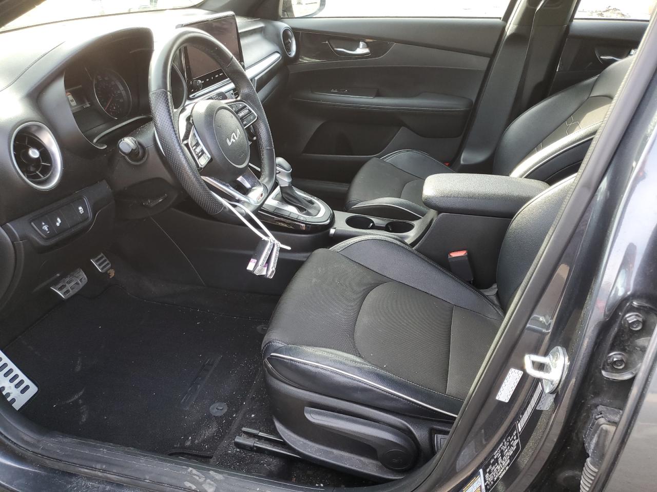 2023 Kia Forte - Image 7