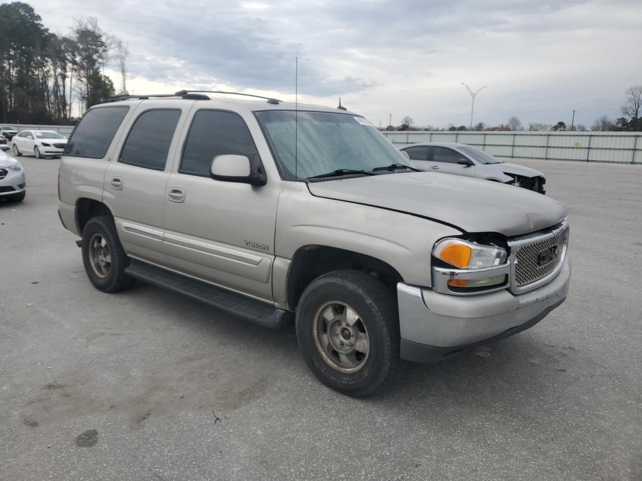 2004 GMC Yukon - Image 4