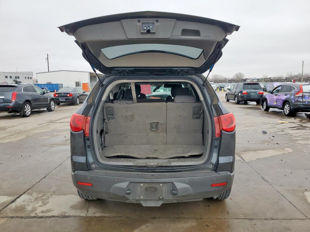 2011 Chevrolet Traverse - Image 6