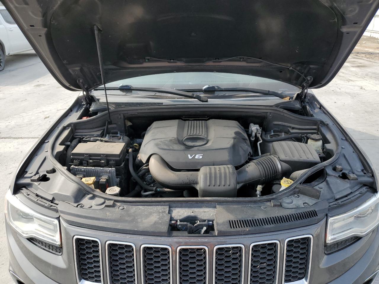 2015 Jeep Grand Cherokee - Image 12