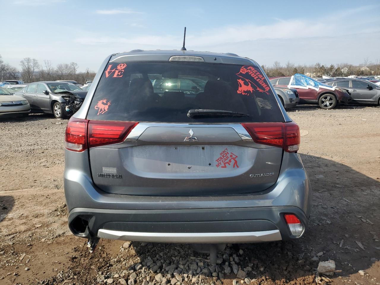 2016 Mitsubishi Outlander - Image 6