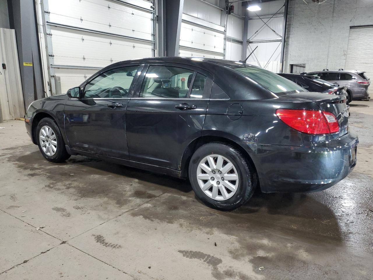 2010 Chrysler Sebring - Image 2