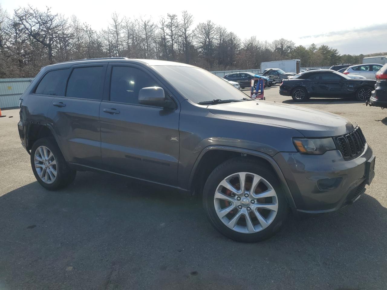 2018 Jeep Grand Cherokee - Image 4