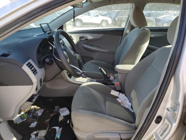 Седаны TOYOTA COROLLA 2013 Серебристый