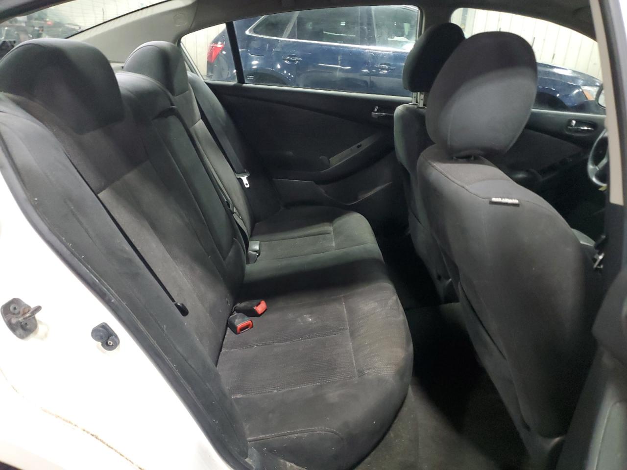 2010 Nissan Altima - Image 10
