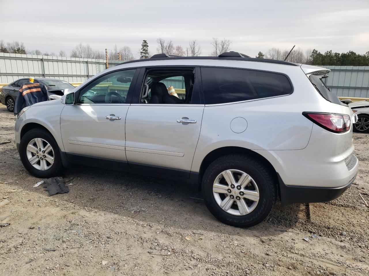 2014 Chevrolet Traverse - Image 2