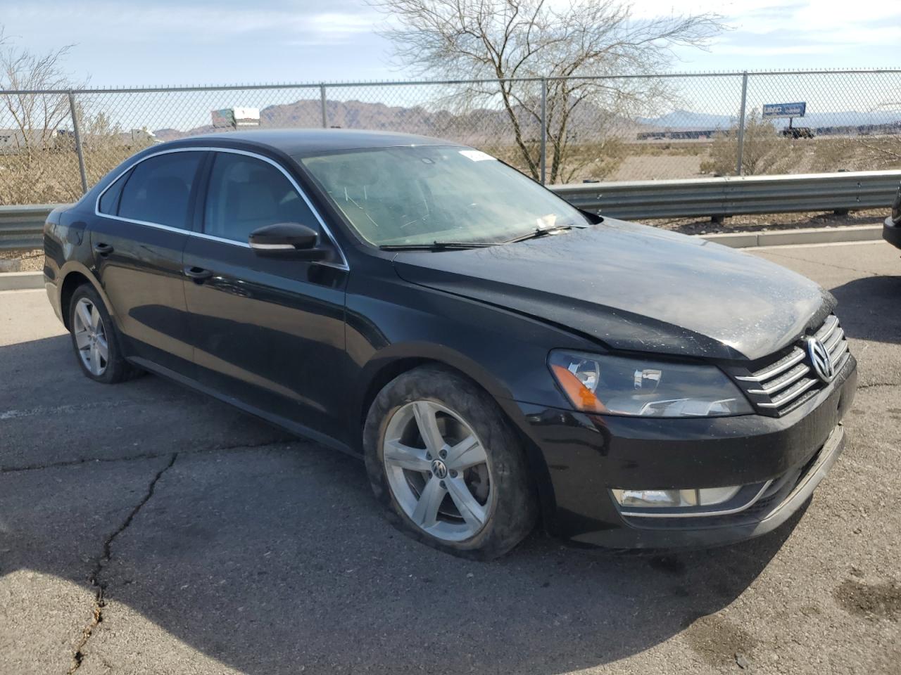 2015 Volkswagen Passat - Image 4