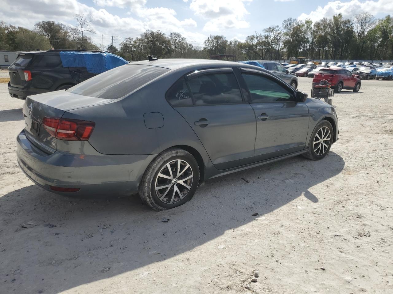 2016 Volkswagen Jetta - Image 3