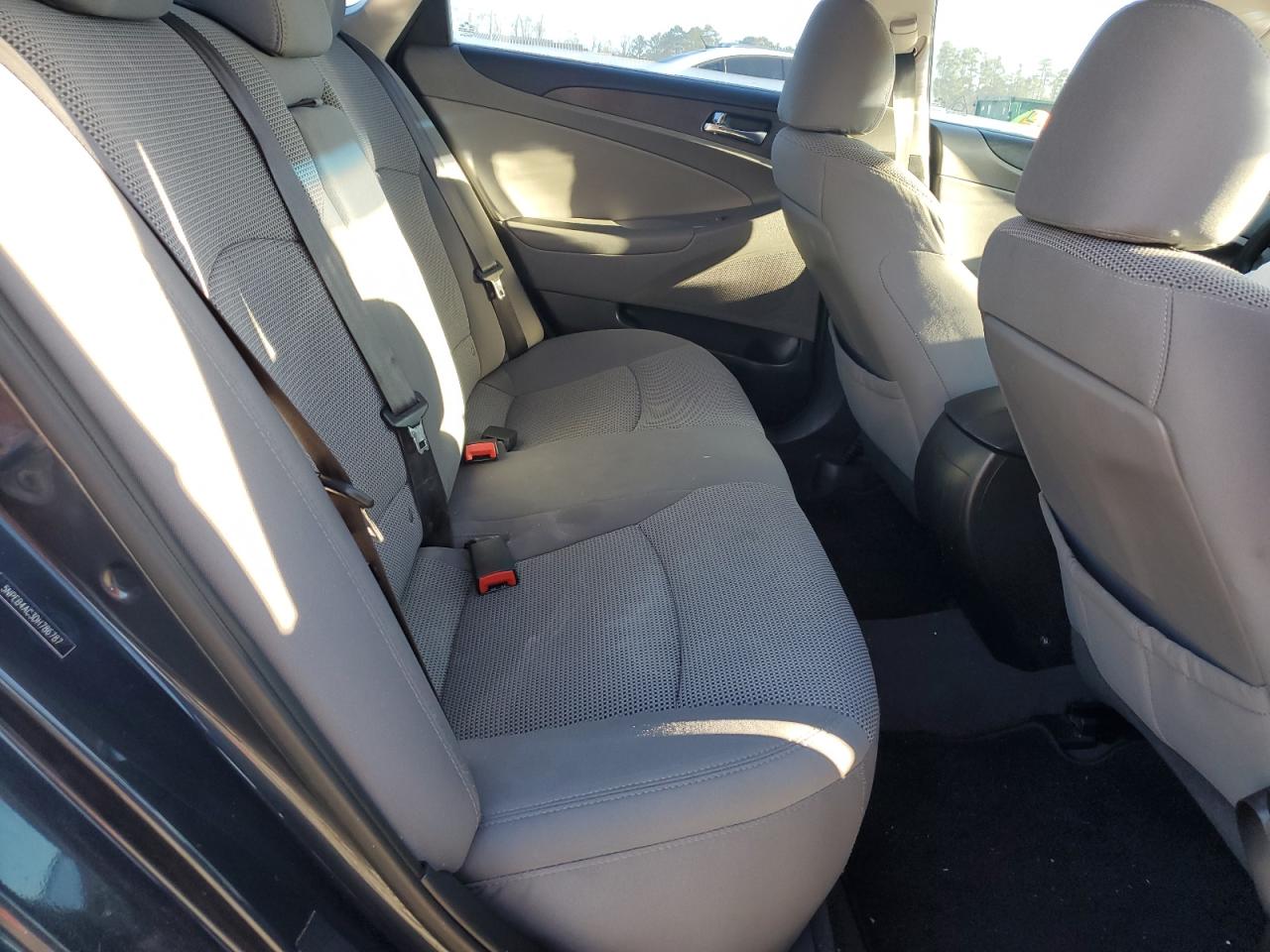 2013 Hyundai Sonata - Image 10